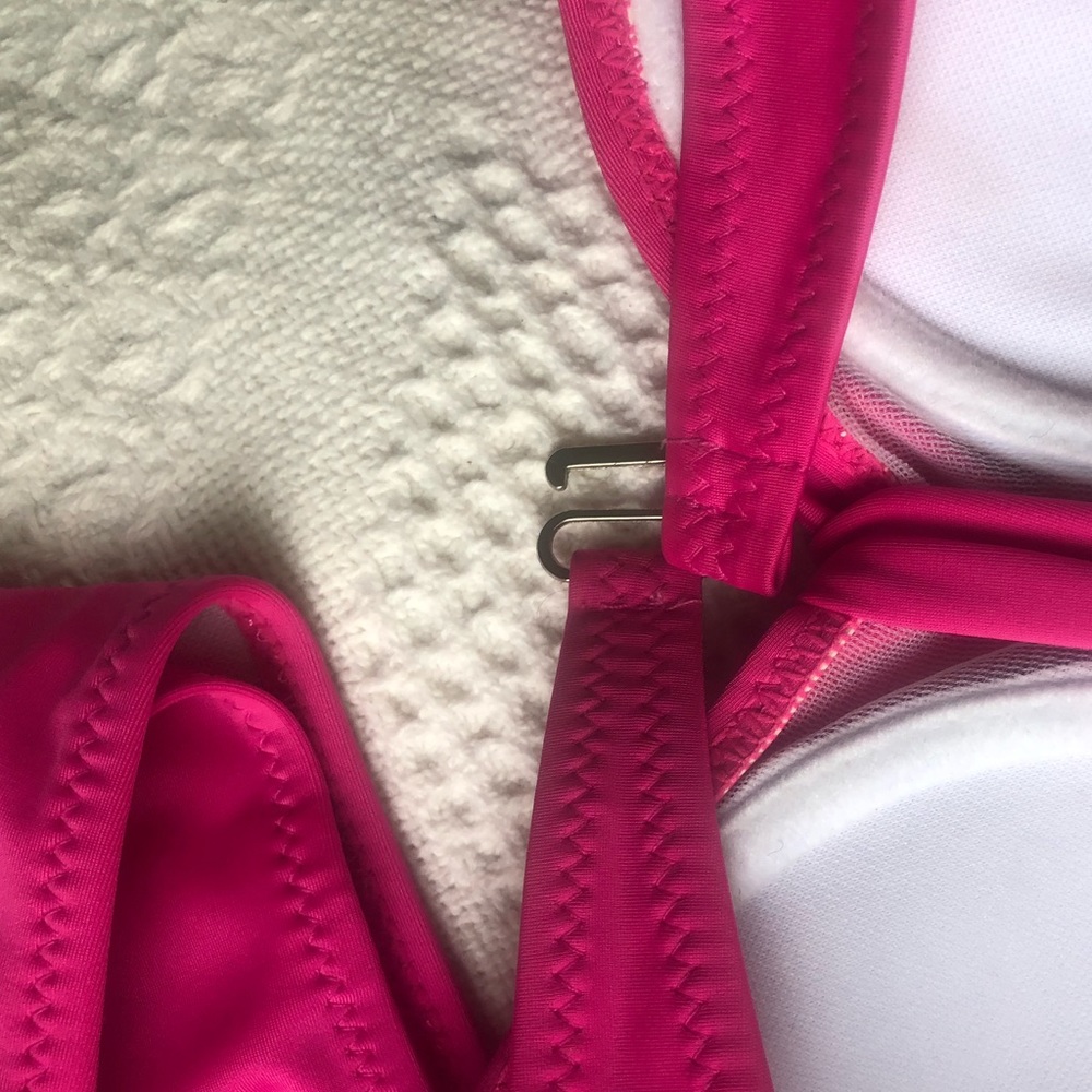 Bikini - Picture 4 of 5